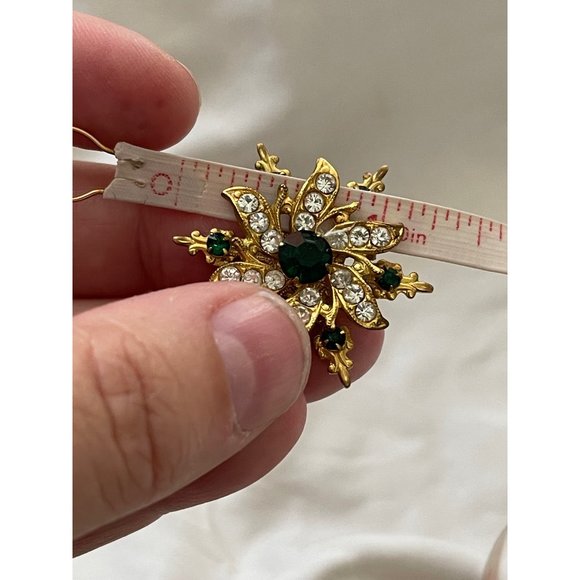 Vintage Green / Clear Rhinestone Gold Tone Snowflake/Floral Brooch - Picture 9 of 10